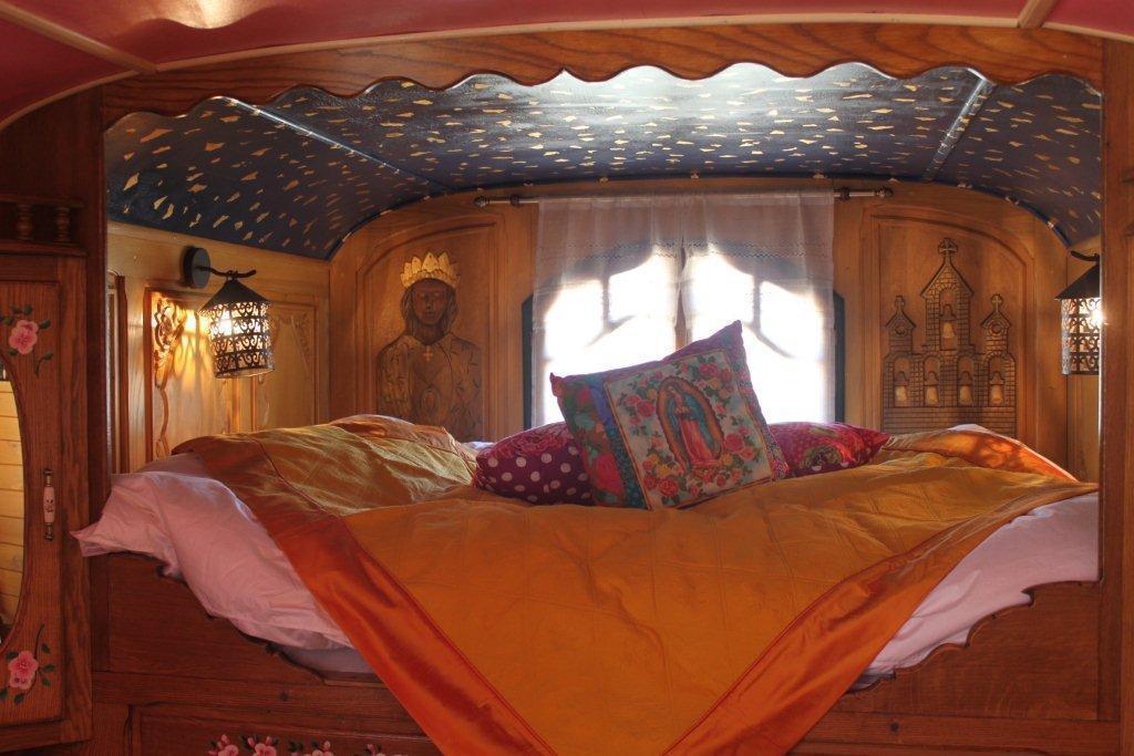 La Roulotte "Les Saintes" Bed & Breakfast Room photo